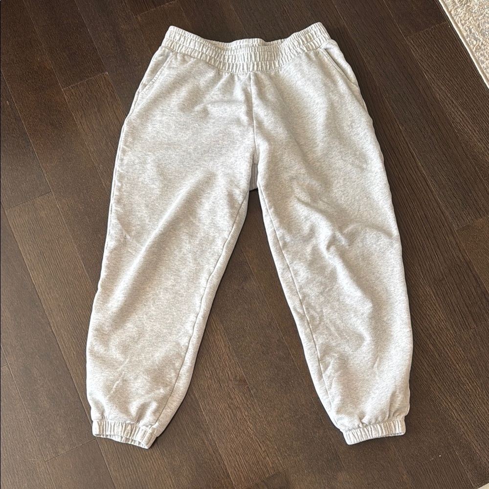 Women’s light grey sweatpants